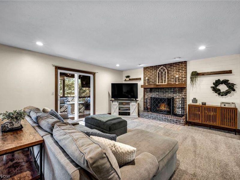 2384 Twin Lakes Drive, Uniontown, OH 44685 Photo 8