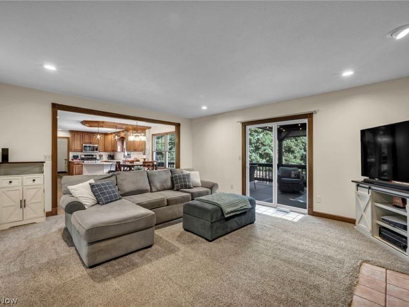 2384 Twin Lakes Drive, Uniontown, OH 44685 Photo 9