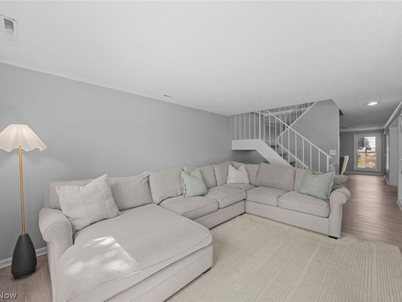 988 Som Center Road, Unit E2, Mayfield Village, OH 44143 Photo 10
