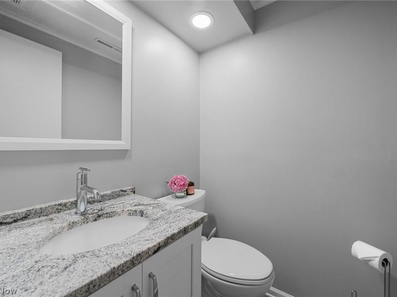 988 Som Center Road, Unit E2, Mayfield Village, OH 44143 Photo 13