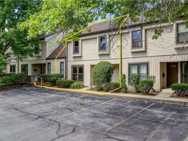 988 Som Center Road, Unit E2, Mayfield Village, OH 44143 Photo 3