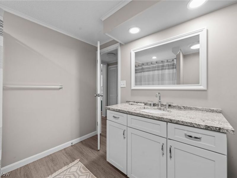 988 Som Center Road, Unit E2, Mayfield Village, OH 44143 Photo 34
