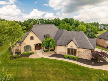 7912 Greenwich Boulevard NW, Massillon, OH 44646