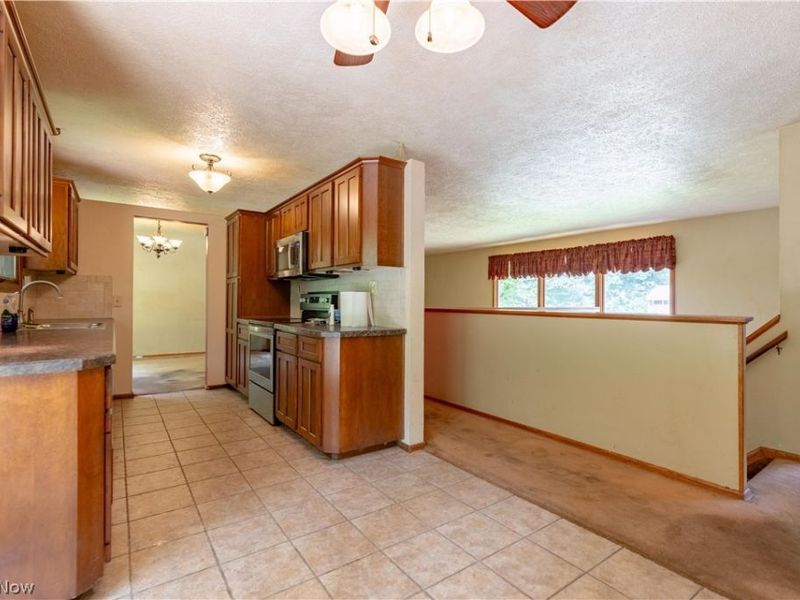 8944 Colton Street NW, Massillon, OH 44646 Photo 12