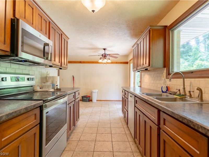 8944 Colton Street NW, Massillon, OH 44646 Photo 13