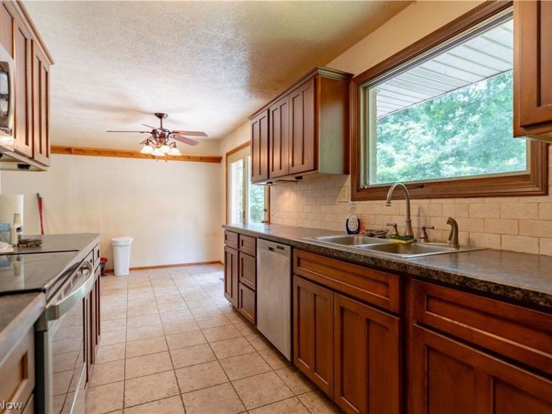 8944 Colton Street NW, Massillon, OH 44646 Photo 16