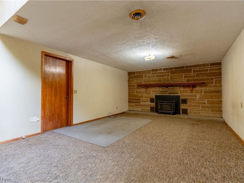 8944 Colton Street NW, Massillon, OH 44646 Photo 2