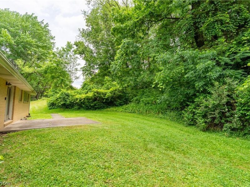 8944 Colton Street NW, Massillon, OH 44646 Photo 29