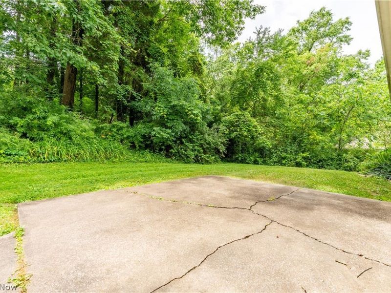 8944 Colton Street NW, Massillon, OH 44646 Photo 31