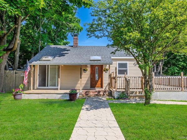 3 Laurel Road W, Mastic Beach, NY 11951