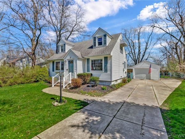 252 Royal Parkway E, Buffalo, NY 14221