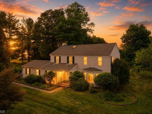 102 Robin Way, Readington, NJ 08853