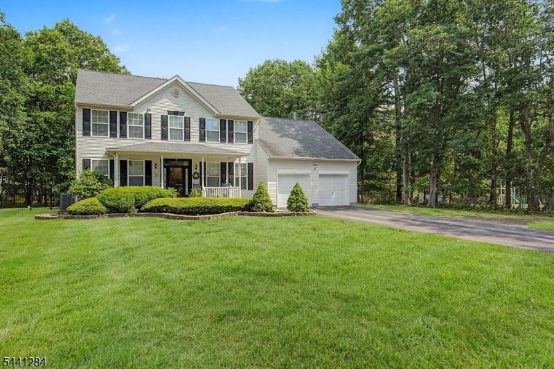 6 Drift Rd, Freehold, NJ 07728 Main Photo