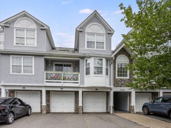 18 Whisper Way, Roxbury, NJ 07852