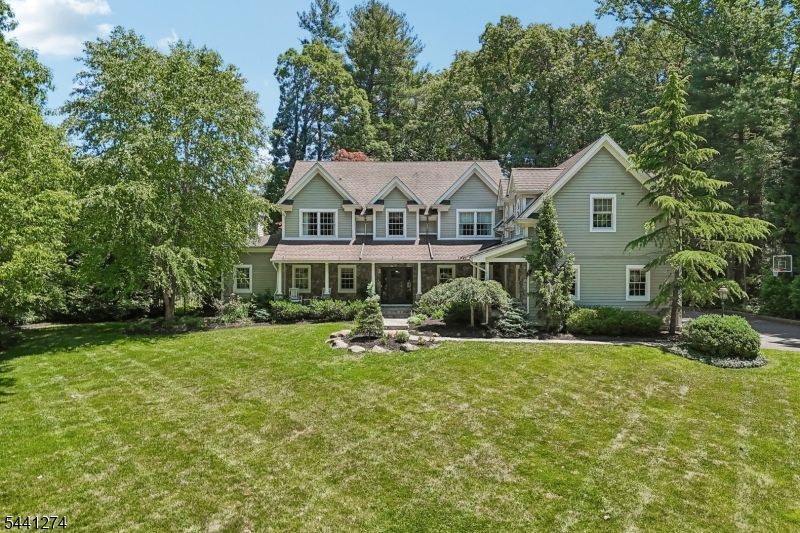 4 Holmehill Ln, Roseland, NJ 07068 Main Photo