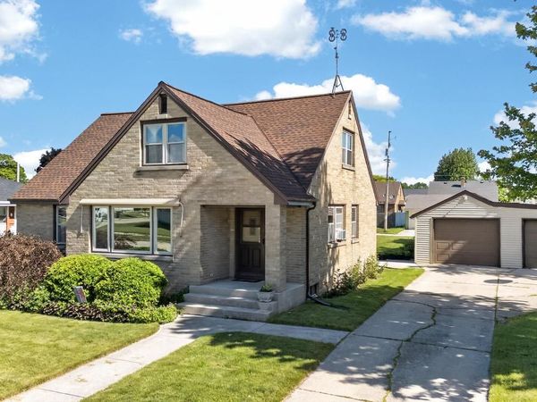 2114 Arizona AVENUE, Sheboygan, WI 53081