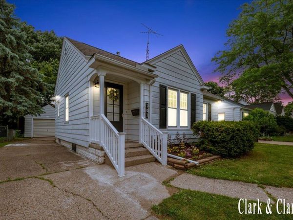 701 Pacific Avenue, Lansing, MI 48910