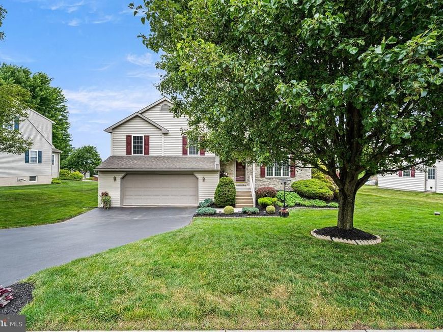 349 Farm View Dr., East Earl, PA 17519 Main Photo