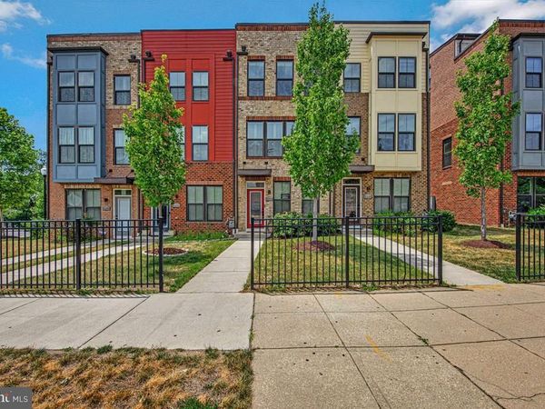 6204 EDITORS PARK DRIVE , HYATTSVILLE, MD 20782