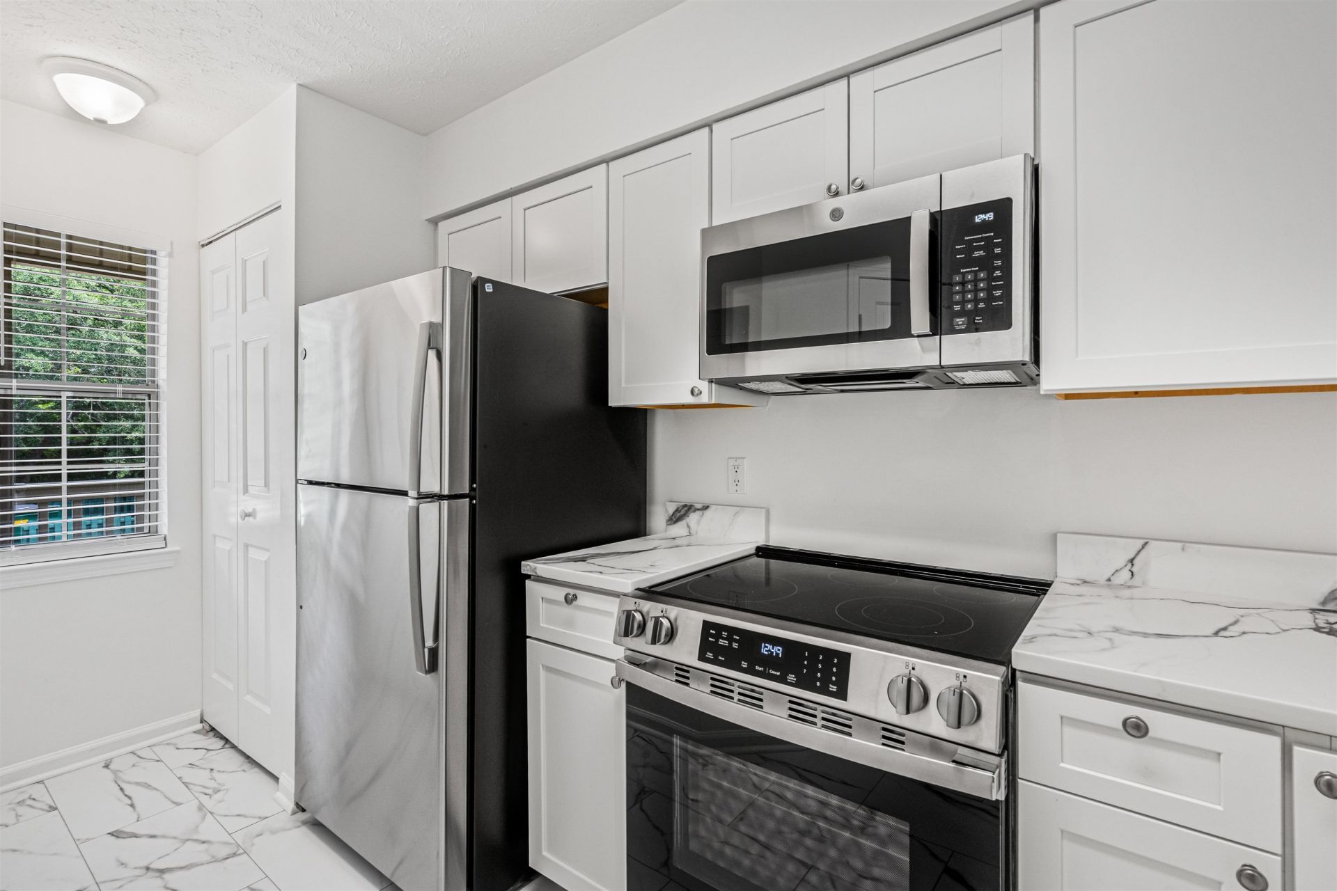 215 Pinehurst Ln. Photo 10
