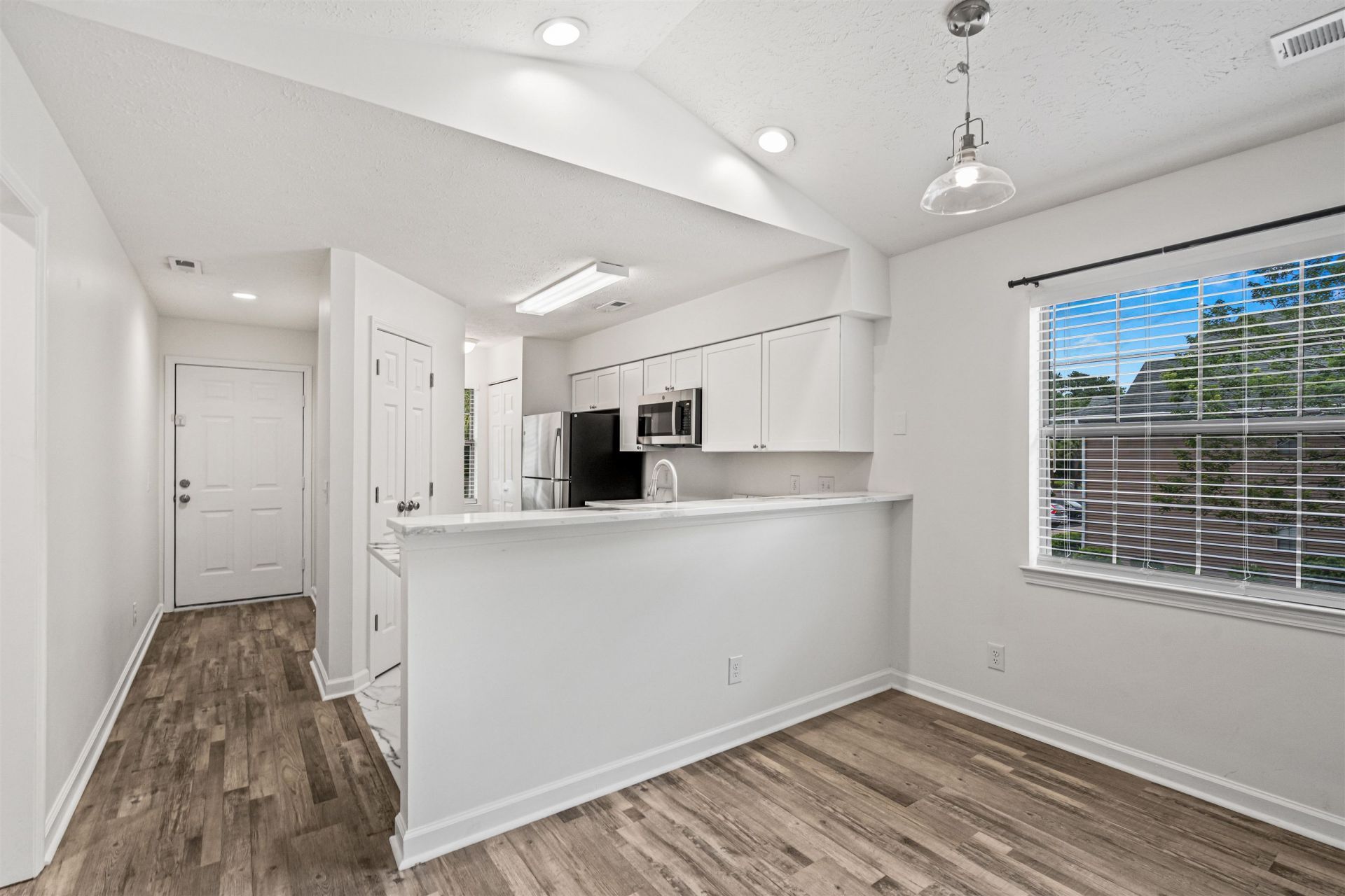 215 Pinehurst Ln. Photo 11