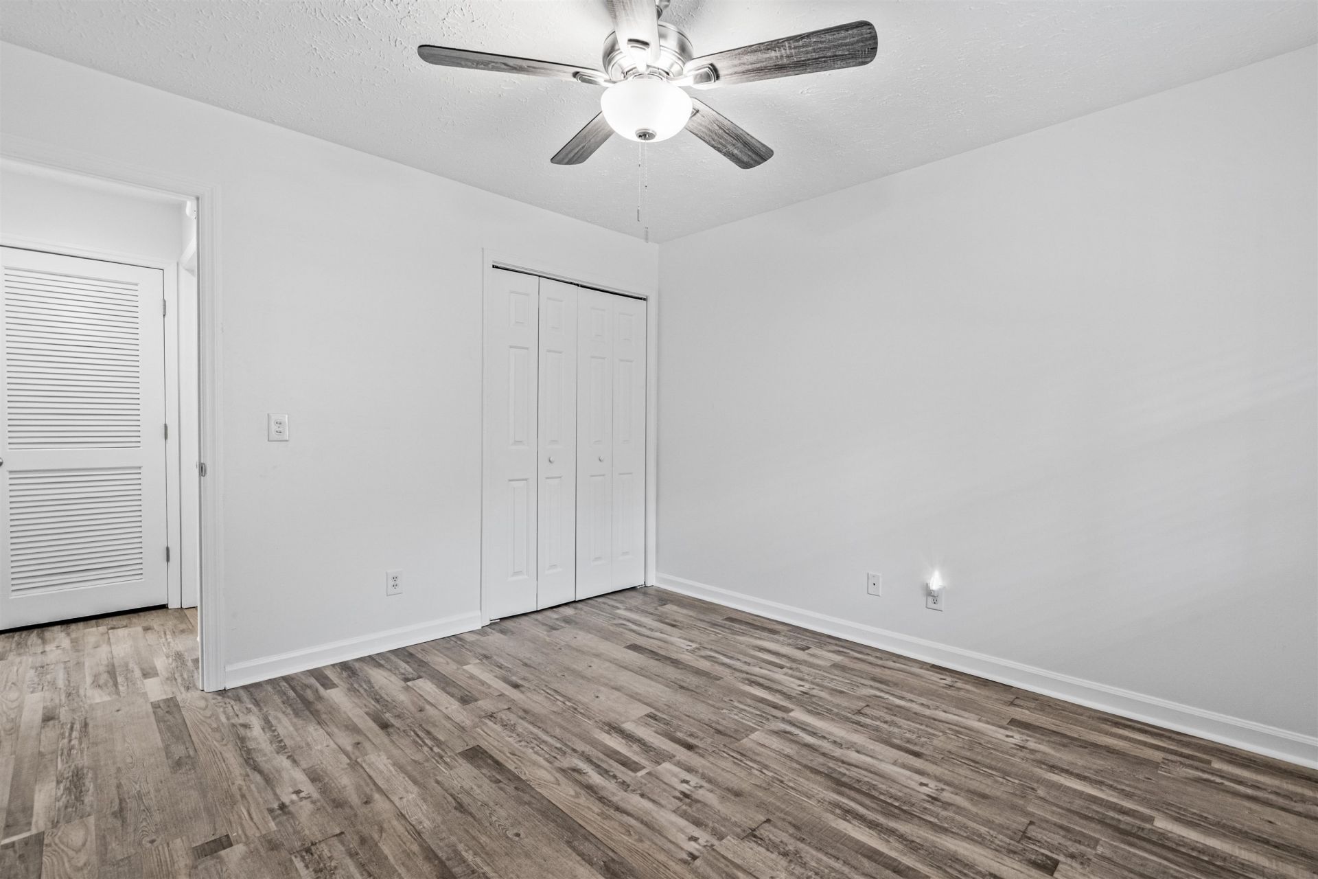 215 Pinehurst Ln. Photo 23