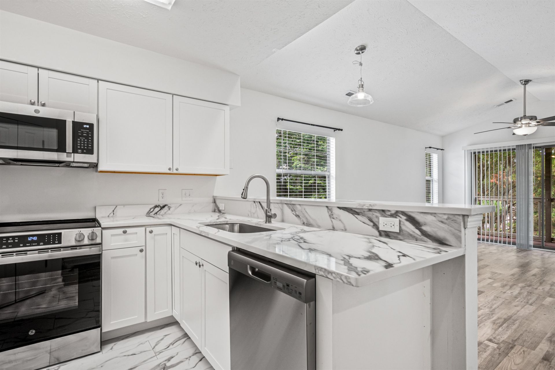 215 Pinehurst Ln. Photo 8