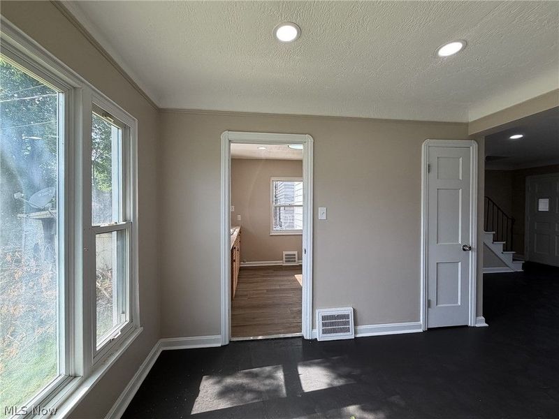 3928 Strandhill Road, Cleveland, OH 44128 Photo 5