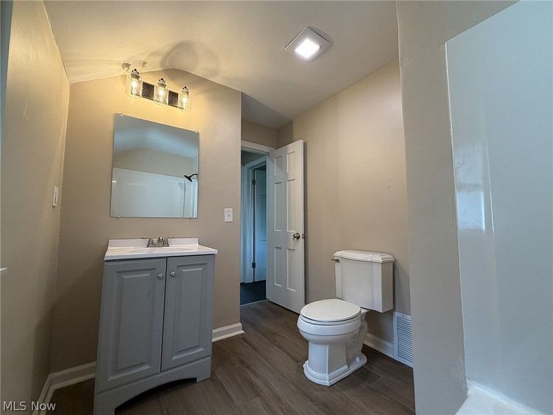 3928 Strandhill Road, Cleveland, OH 44128 Photo 9