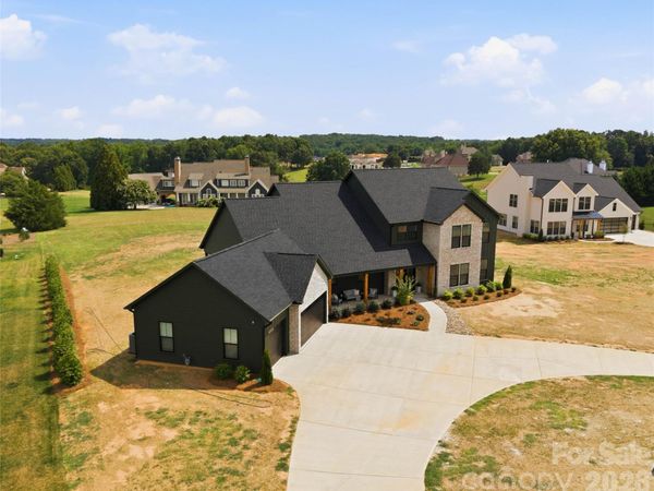 1055 Rolling Meadows Drive, Mooresville, NC 28115