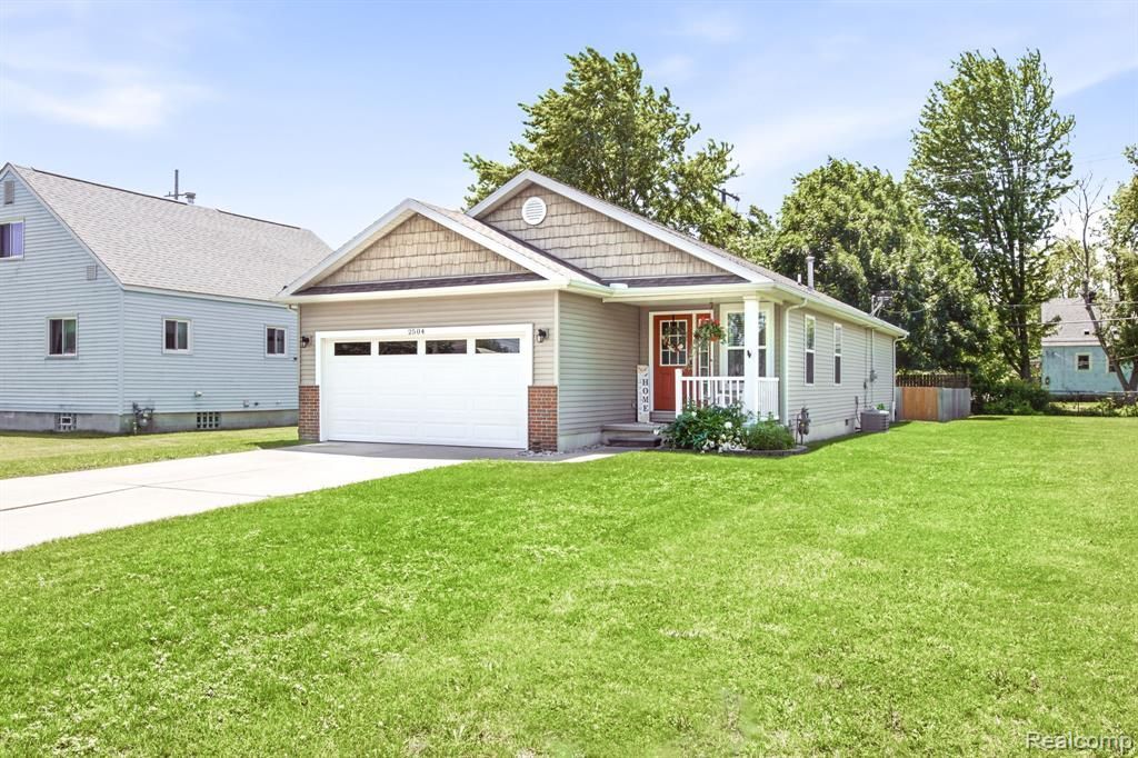 2504 John L Street, Port Huron, MI 48060 Main Photo