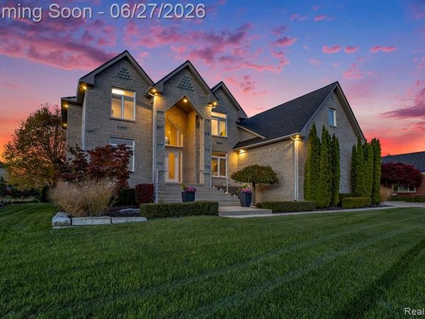 6535 Pond Drive, Washington Twp, MI 48094