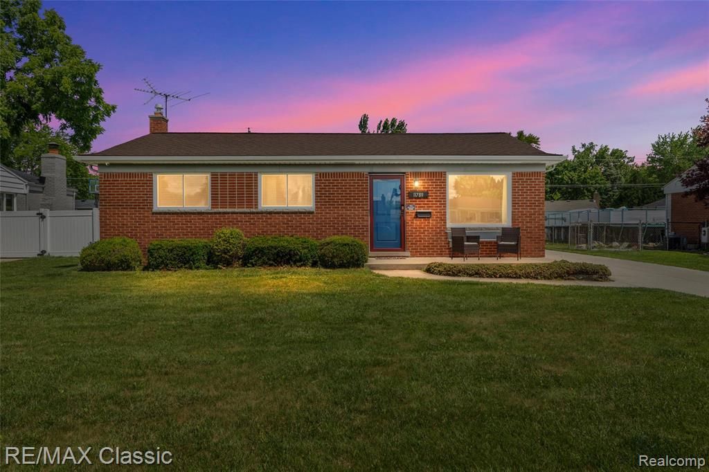 11789 Danforth Drive, Sterling Heights, MI 48312 Main Photo