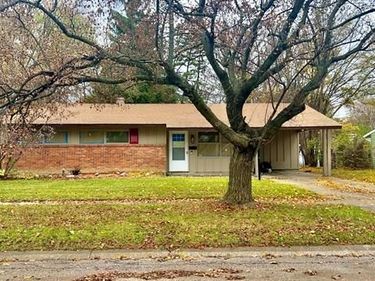 1918 Carmanbrook Parkway, Flint, MI 48507