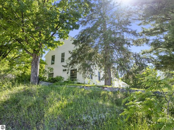 202 Saint Joseph S, Lake Leelanau, MI 49653