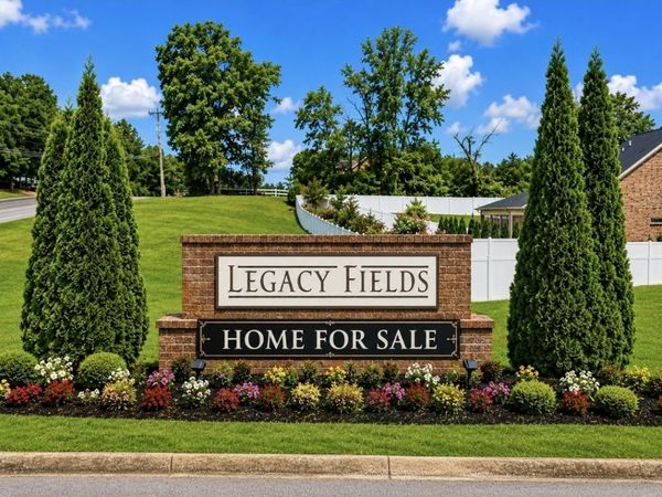 430 Clayton Ct, Pleasant View, TN 37146