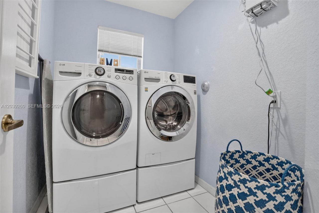 549 Slippery Rock Rd, Weston, FL 33327 Photo