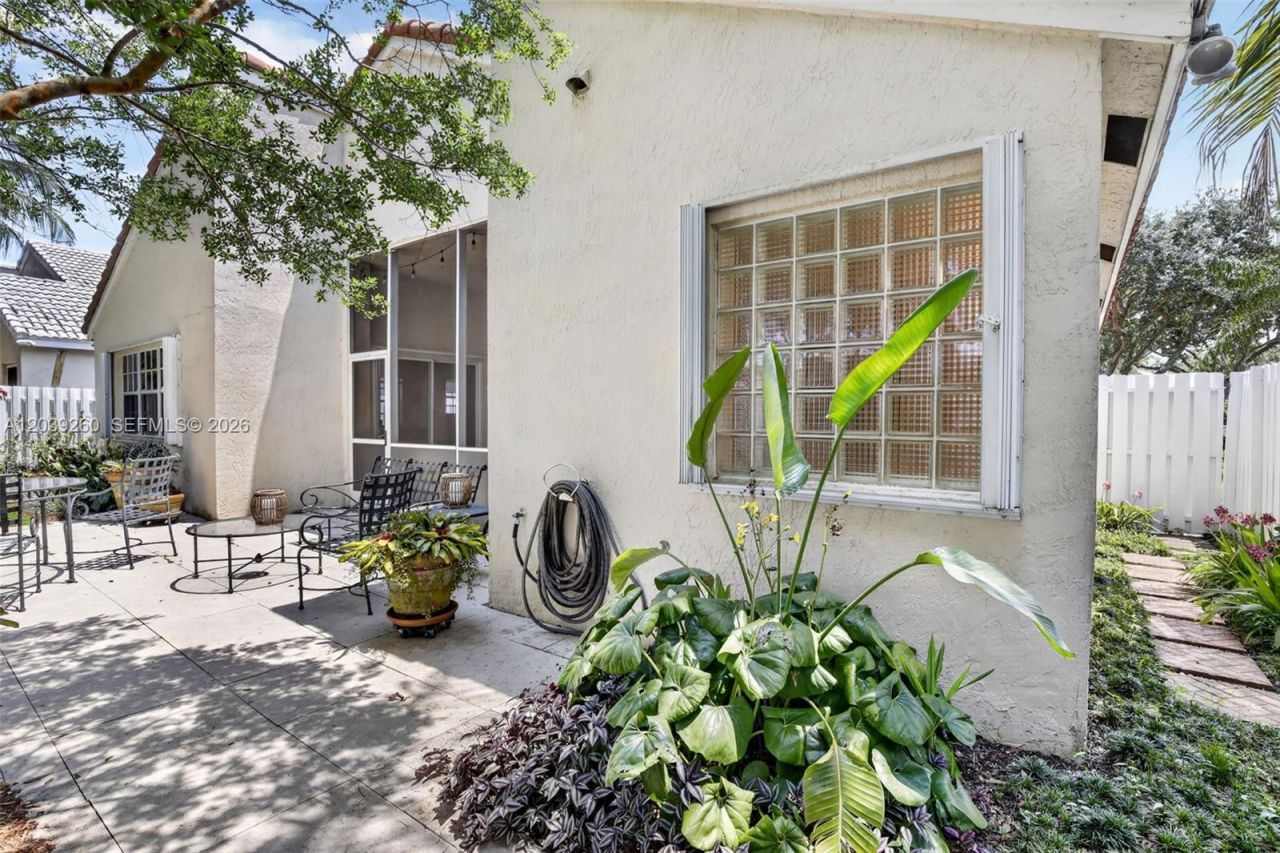 549 Slippery Rock Rd, Weston, FL 33327 Photo