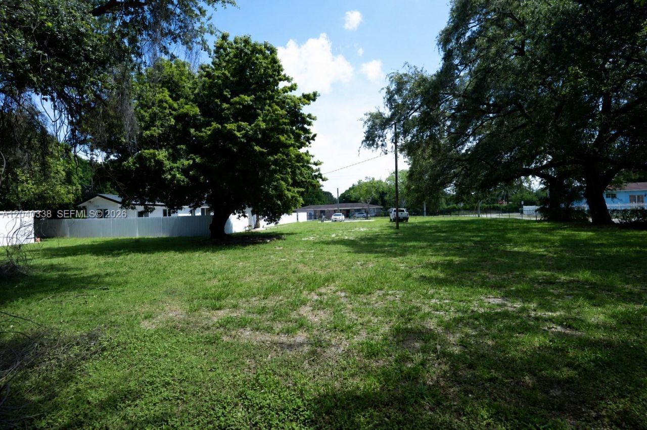 1860 NW 81st St , Miami, FL 33147 Photo