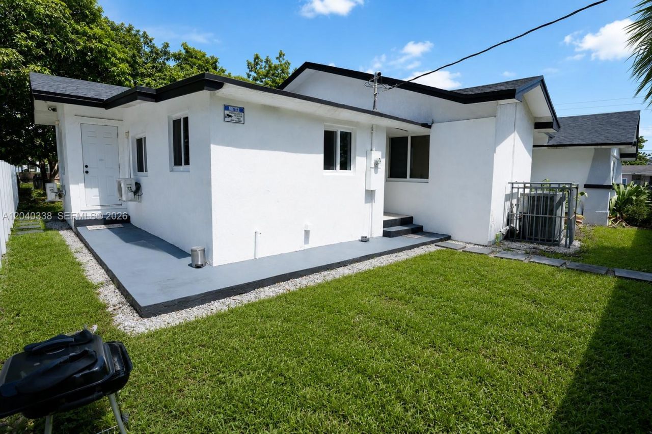 1860 NW 81st St , Miami, FL 33147 Photo