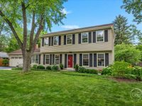 916 Britta Lane, Batavia, IL 60510 primary photo