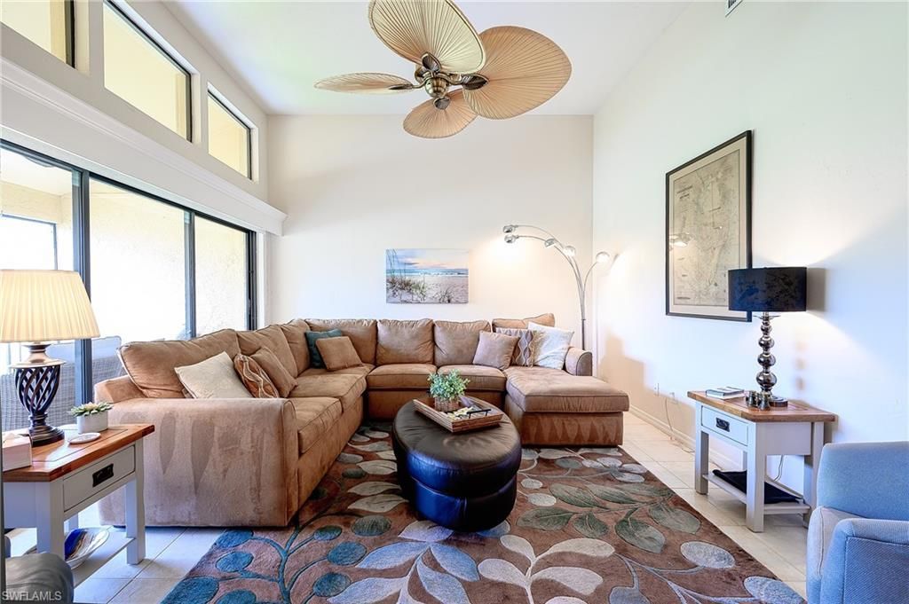 559 Beachwalk Cir, Unit U-203, Naples, FL 34108 Photo