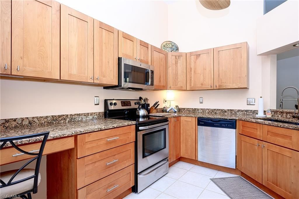 559 Beachwalk Cir, Unit U-203, Naples, FL 34108 Photo
