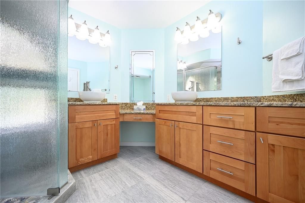 559 Beachwalk Cir, Unit U-203, Naples, FL 34108 Photo