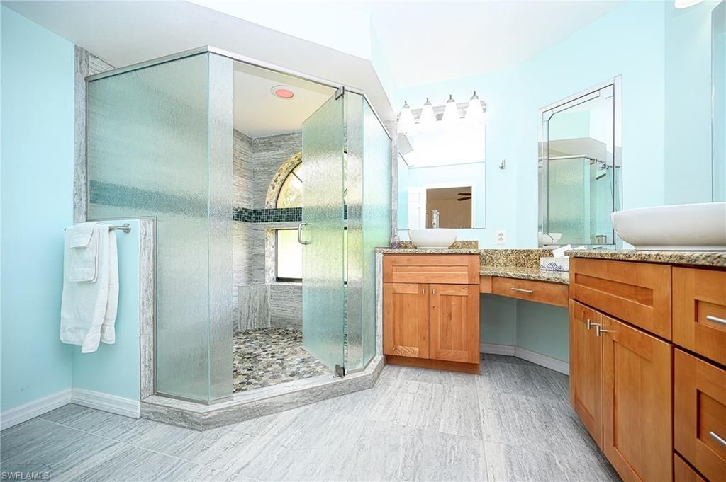 559 Beachwalk Cir, Unit U-203, Naples, FL 34108 Photo