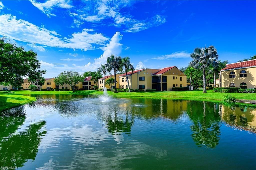 559 Beachwalk Cir, Unit U-203, Naples, FL 34108 Photo