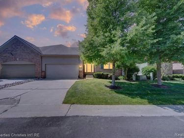 237 Winslow Circle, Commerce Twp, MI 48390