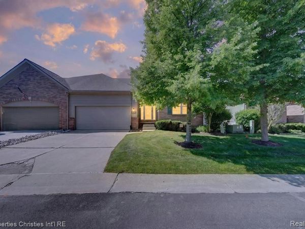 237 Winslow Circle, Commerce Twp, MI 48390