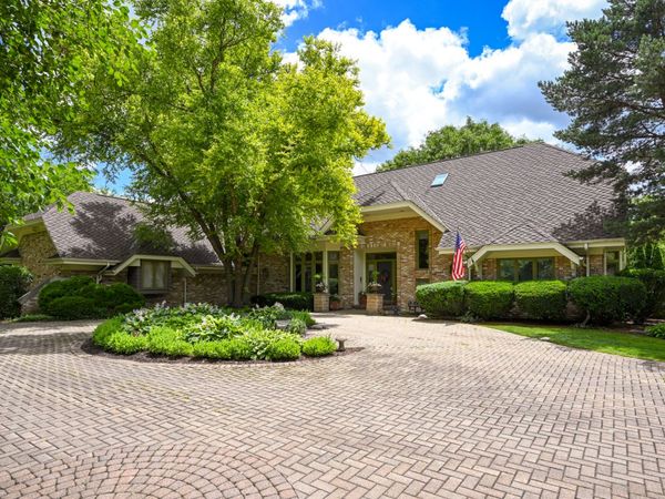 Burr Ridge, IL 60527