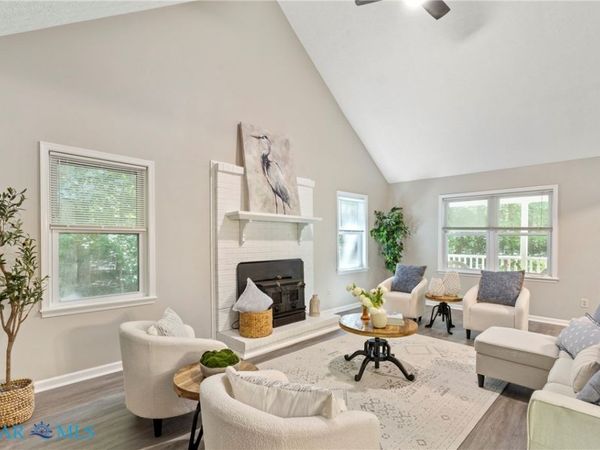 8201 Meandering Lane, North, VA 23128